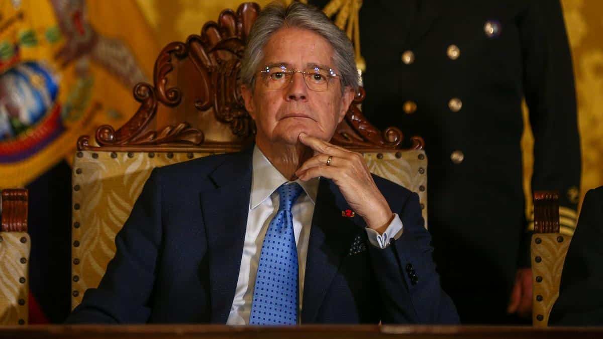 El presidente de Ecuador disuelve la Asamblea y convoca elecciones