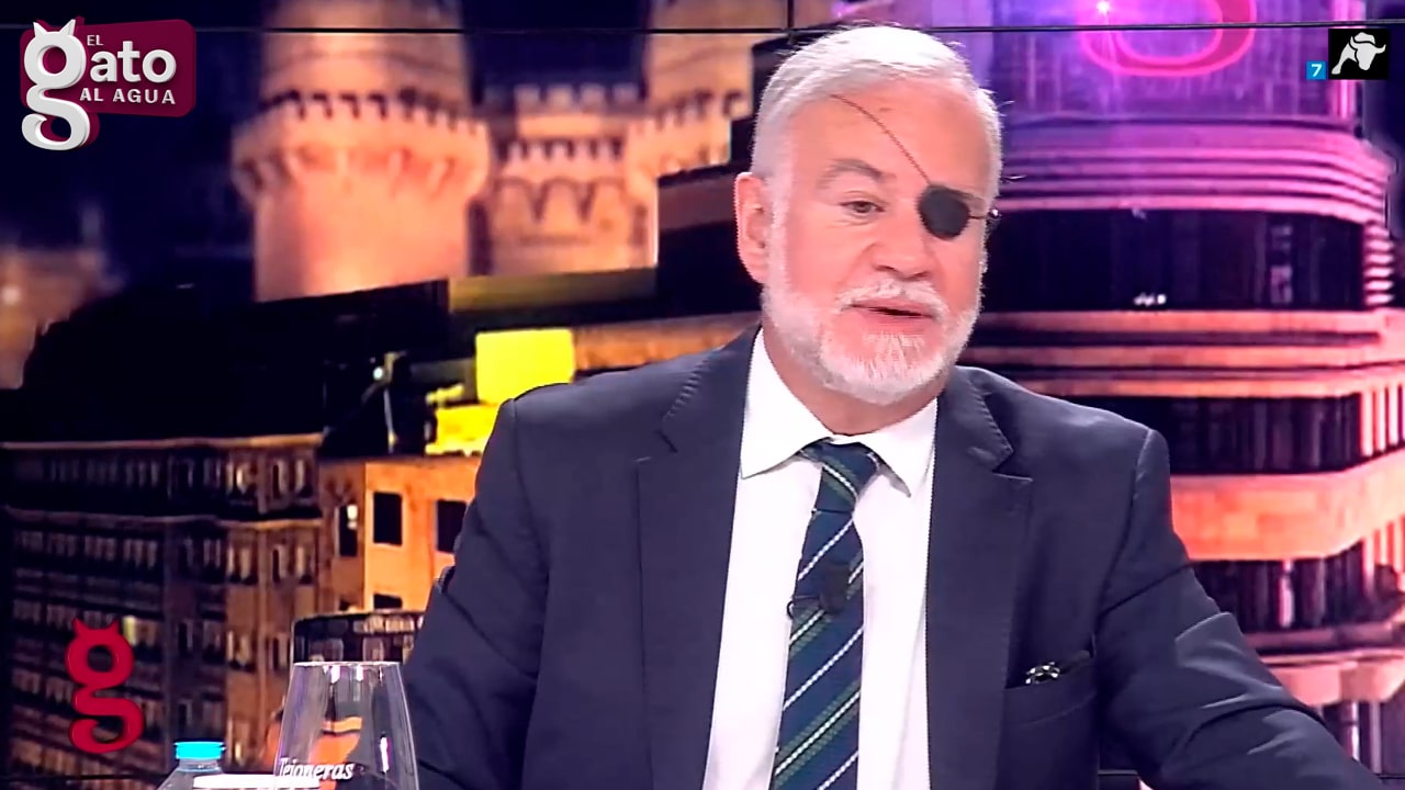 A lo mejor hay que empezar a ser antisistema