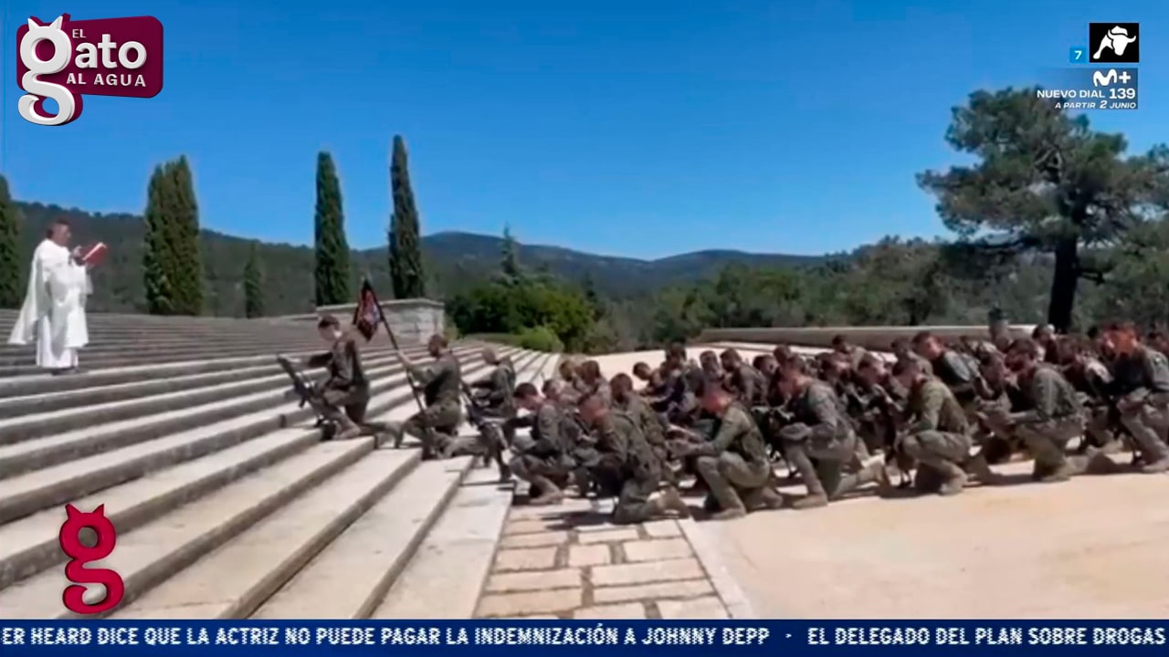 Militares castigados por bendecir un banderín en la abadía del Valle