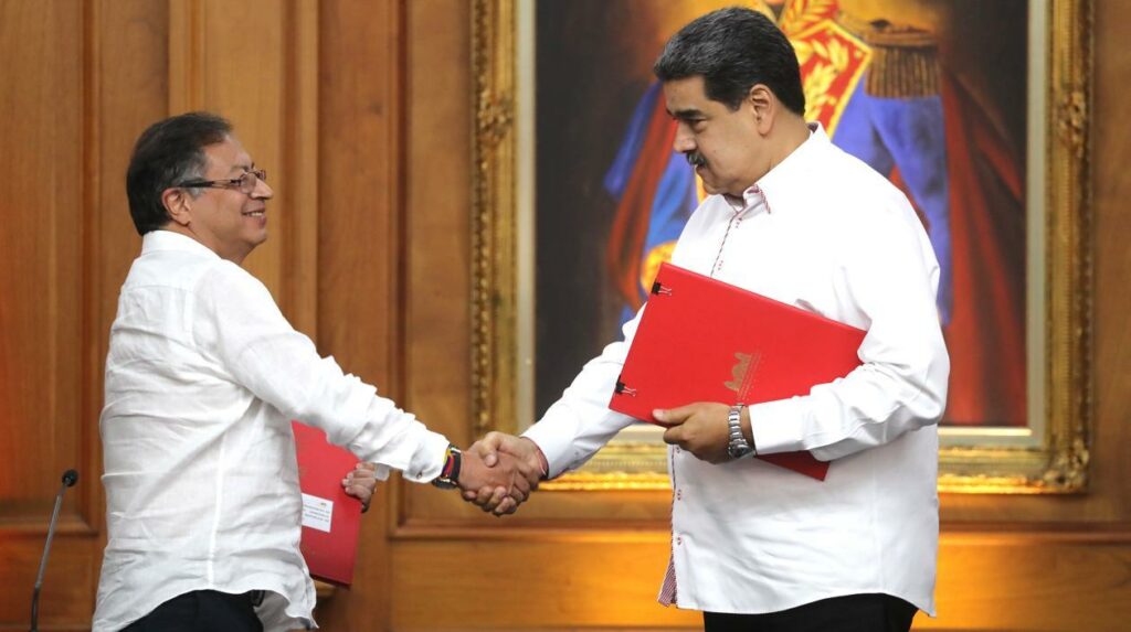 La izquierda también destruye la Constitución en Colombia
