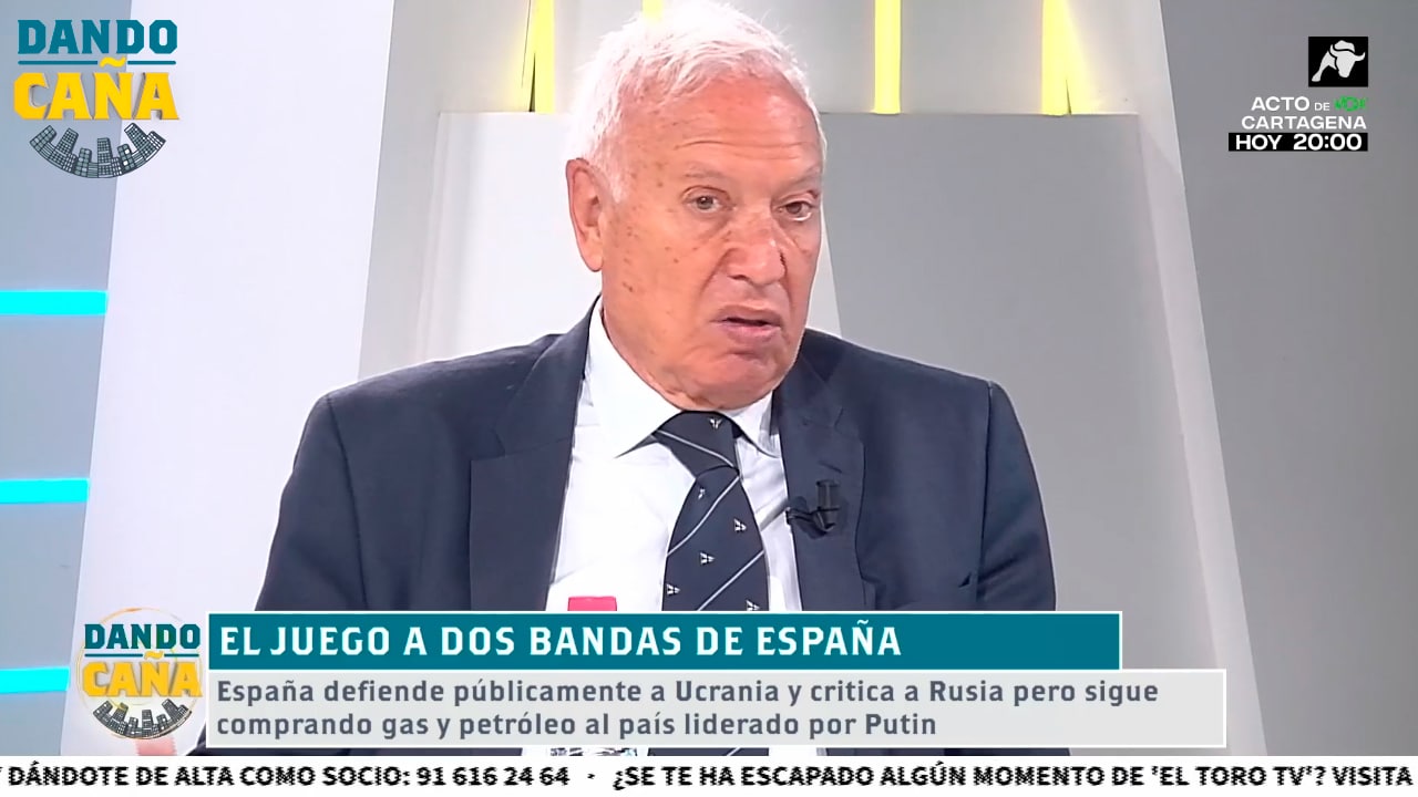 Margallo ironiza con la ‘brillante política exterior’ y denuncia la ‘torpeza energética’ de España