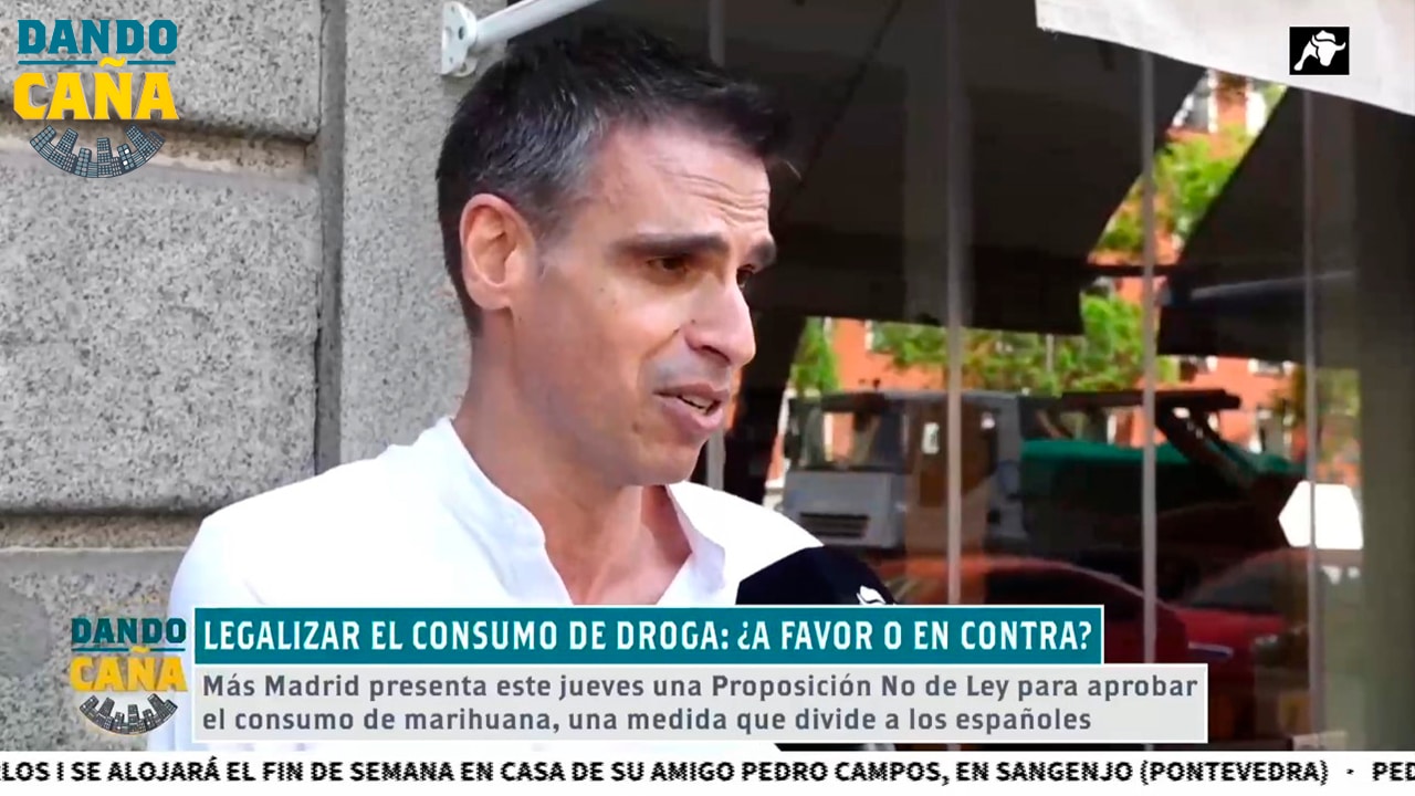 La médico y madre, Mónica García, pide regularizar los porros