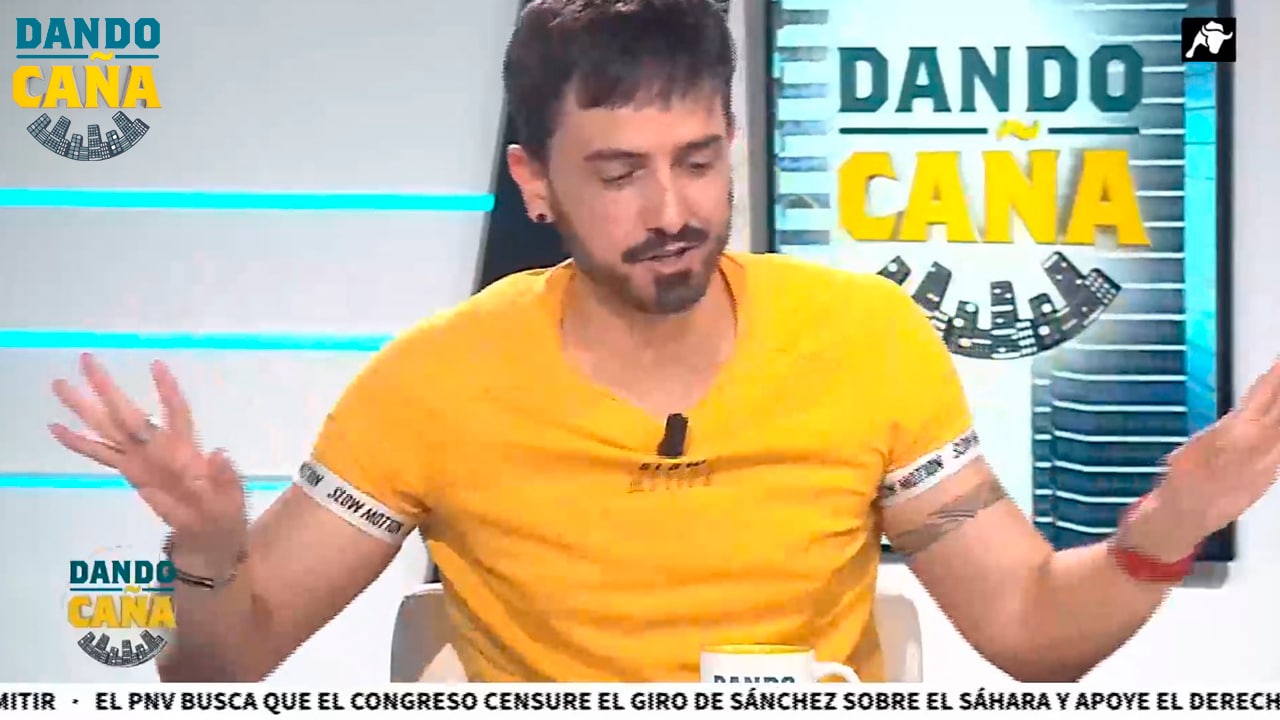 Isaac Parejo analiza la precampaña y confiesa que ha dejado de ‘ser homosexual por Macarena Olona’