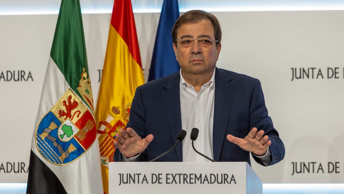Vara acusa a PP y Vox de utilizar a Extremadura como «laboratorio» y «tablero de ajedrez»