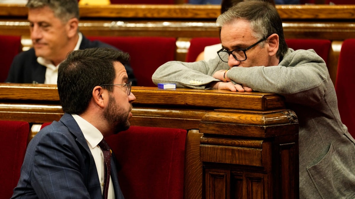 Todos los líderes de ERC piden a Puigdemont una estrategia común para votar la investidura de Sánchez