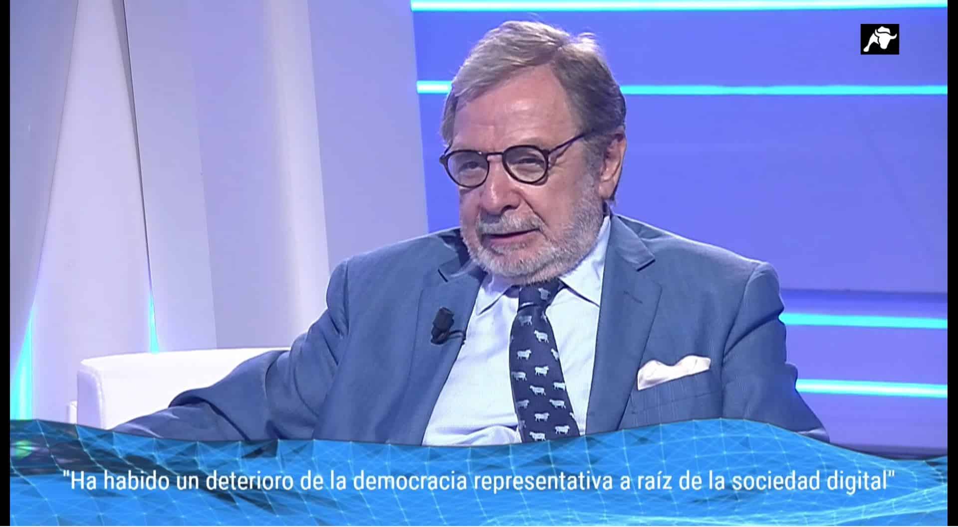 Juan Luis Cebrián: «Las opiniones públicas están muy confundidas»