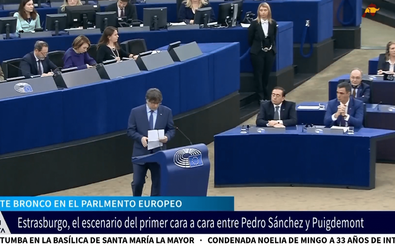 Debate tenso, bronco y con ladridos de perro de fondo: así ha sido la sesión en el Parlamento Europeo donde se han visto las caras Sánchez y Puigdemont