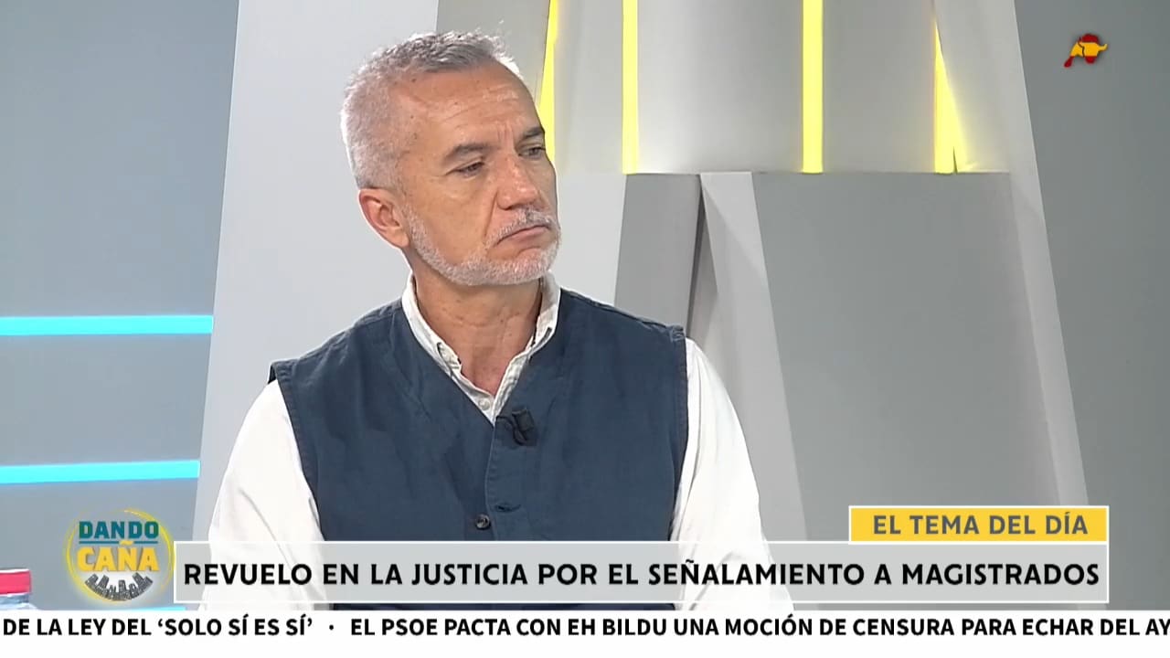 La vergüenza de un periodista parlamentario hacia sus compañeros por blanquear a Bildu