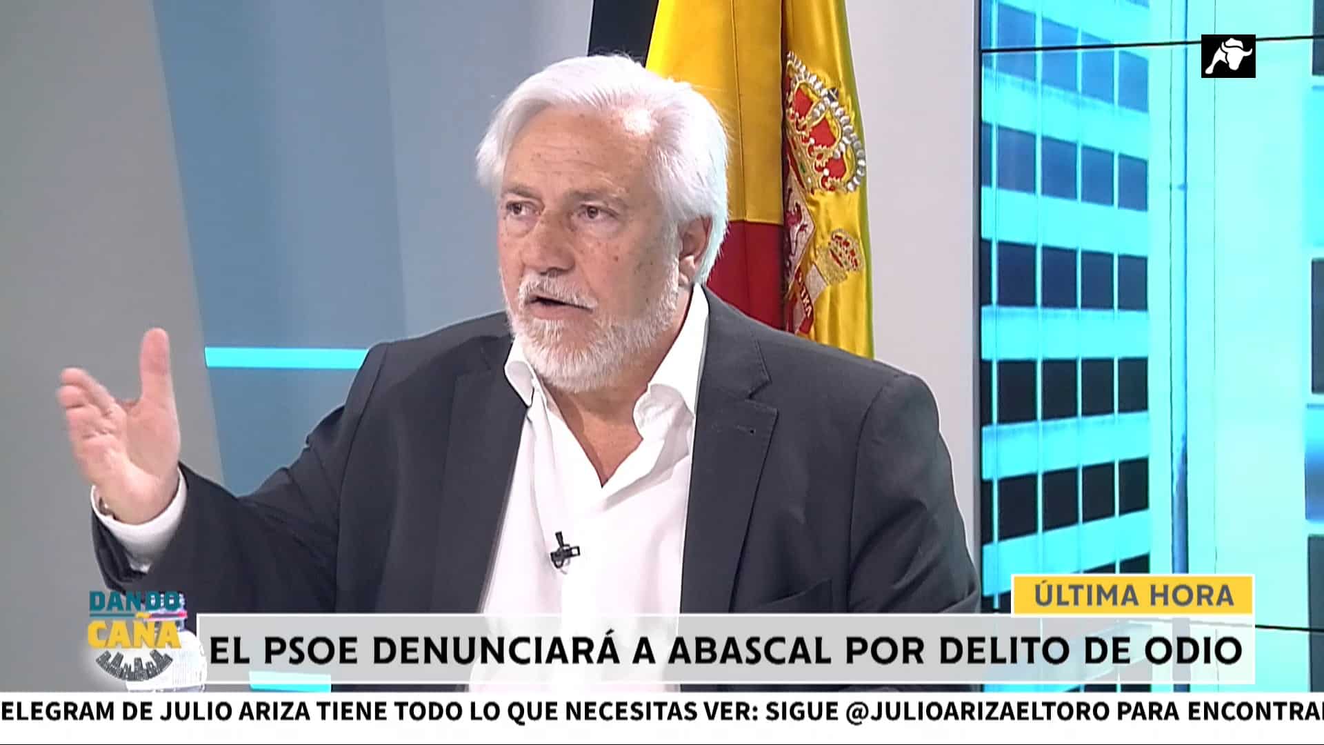 Ariza propina un brutal repaso al PSOE tras conocerse la denuncia a Abascal por delito de odio