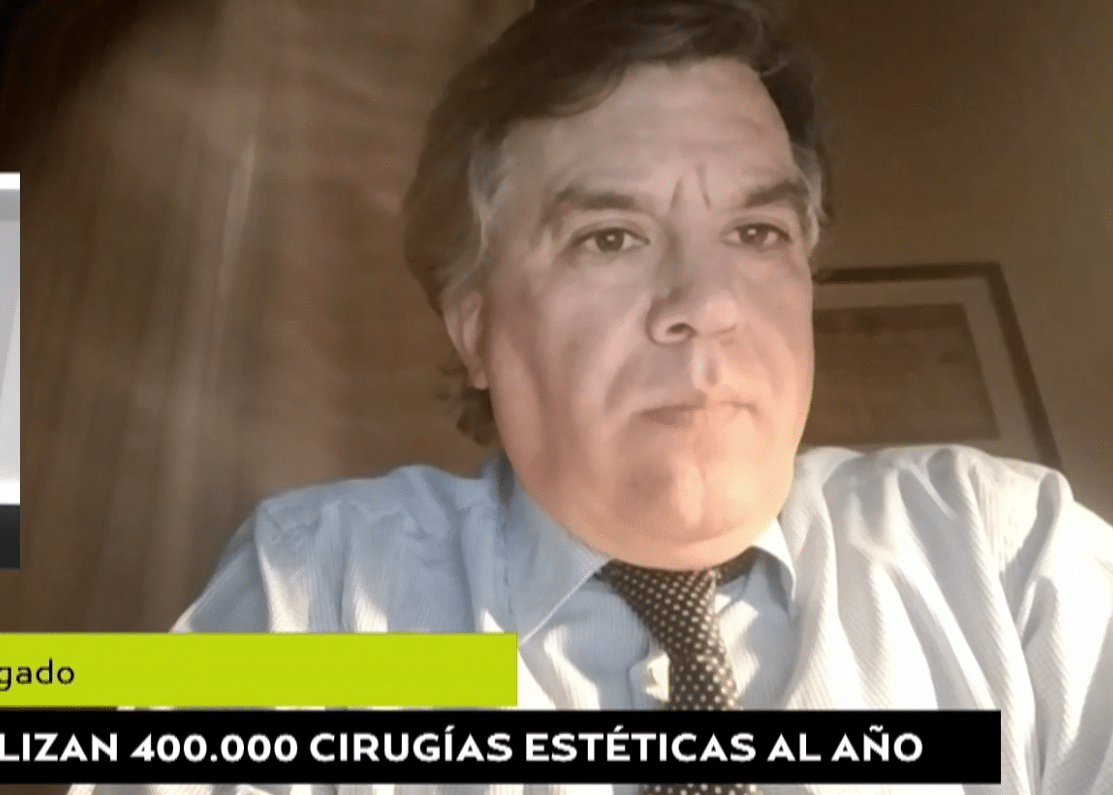 Pechos caídos, labios deformados… El abogado Esteban Gómez relata el calvario de reclamar una operación estética fallida