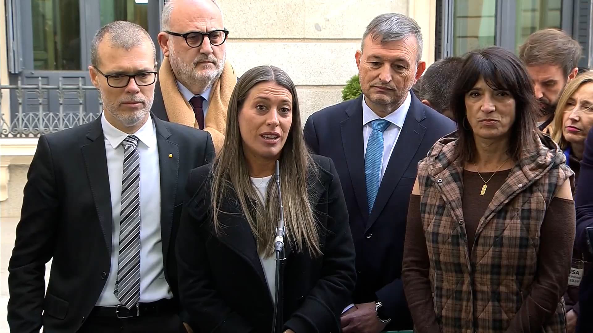 El PSOE cede a las demandas de Junts y consiente amnistía a pesar de que haya terrorismo y alta traición