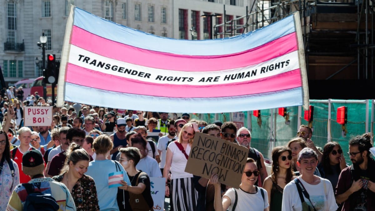 Al descubierto el referente mundial sobre cirugías y hormonación para transexuales