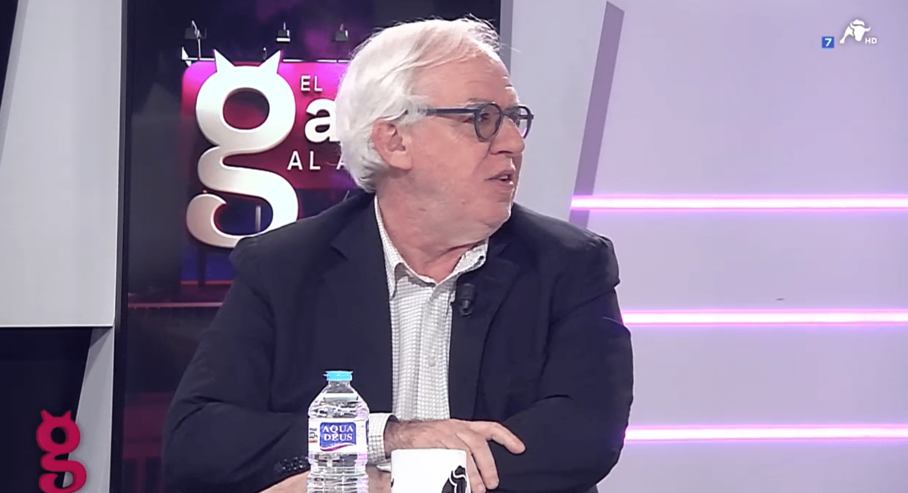 El ‘jabalí’ Óscar Puente sigue con la chulería y el dedo bloqueador suelto