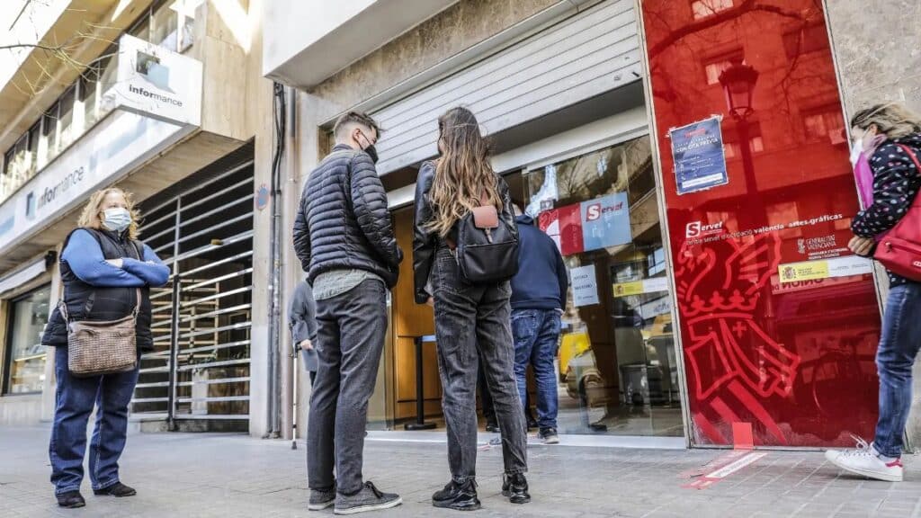 El secretario autonómico de Empleo, Antonio Galvañ, ha valorado hoy las cifras de paro del mes de febrero hechas públicas por el Ministerio de Trabajo