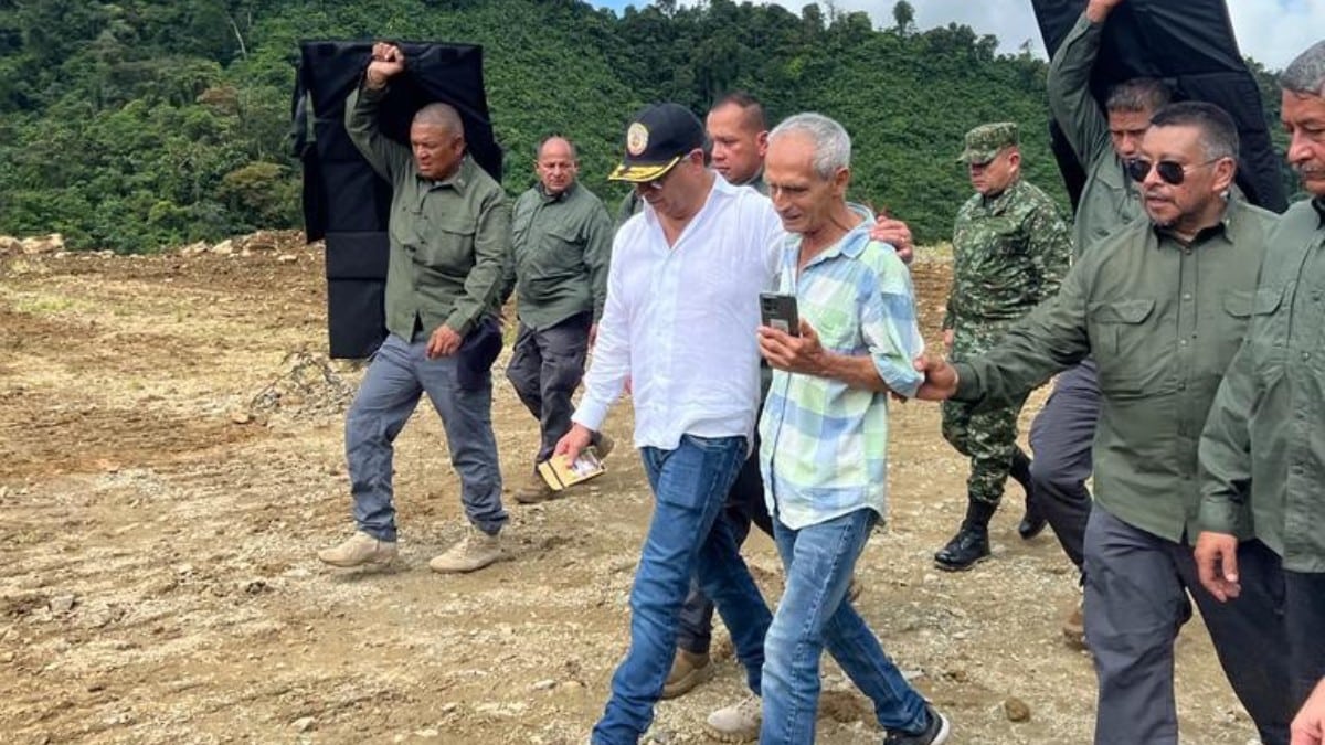 Petro utiliza la guerra de Gaza para alejar a Colombia de Occidente