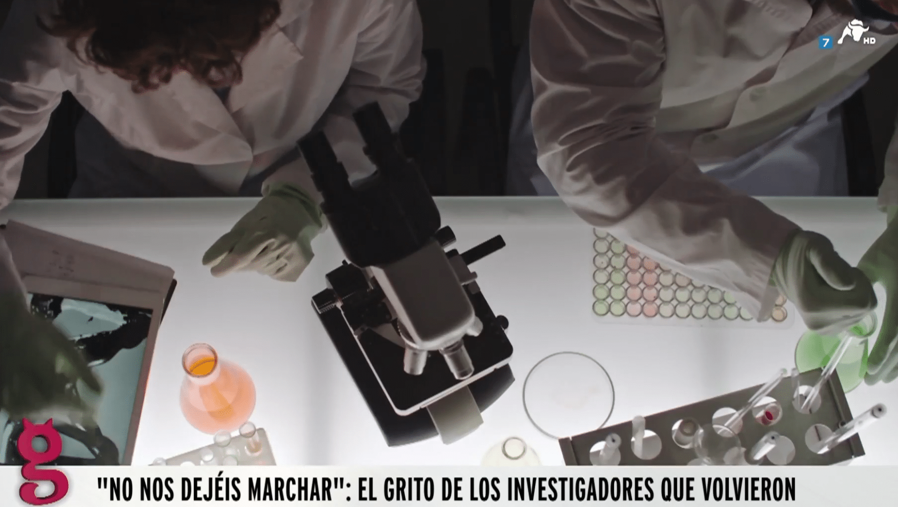 El Gobierno echa de España a los investigadores que volvieron engañados