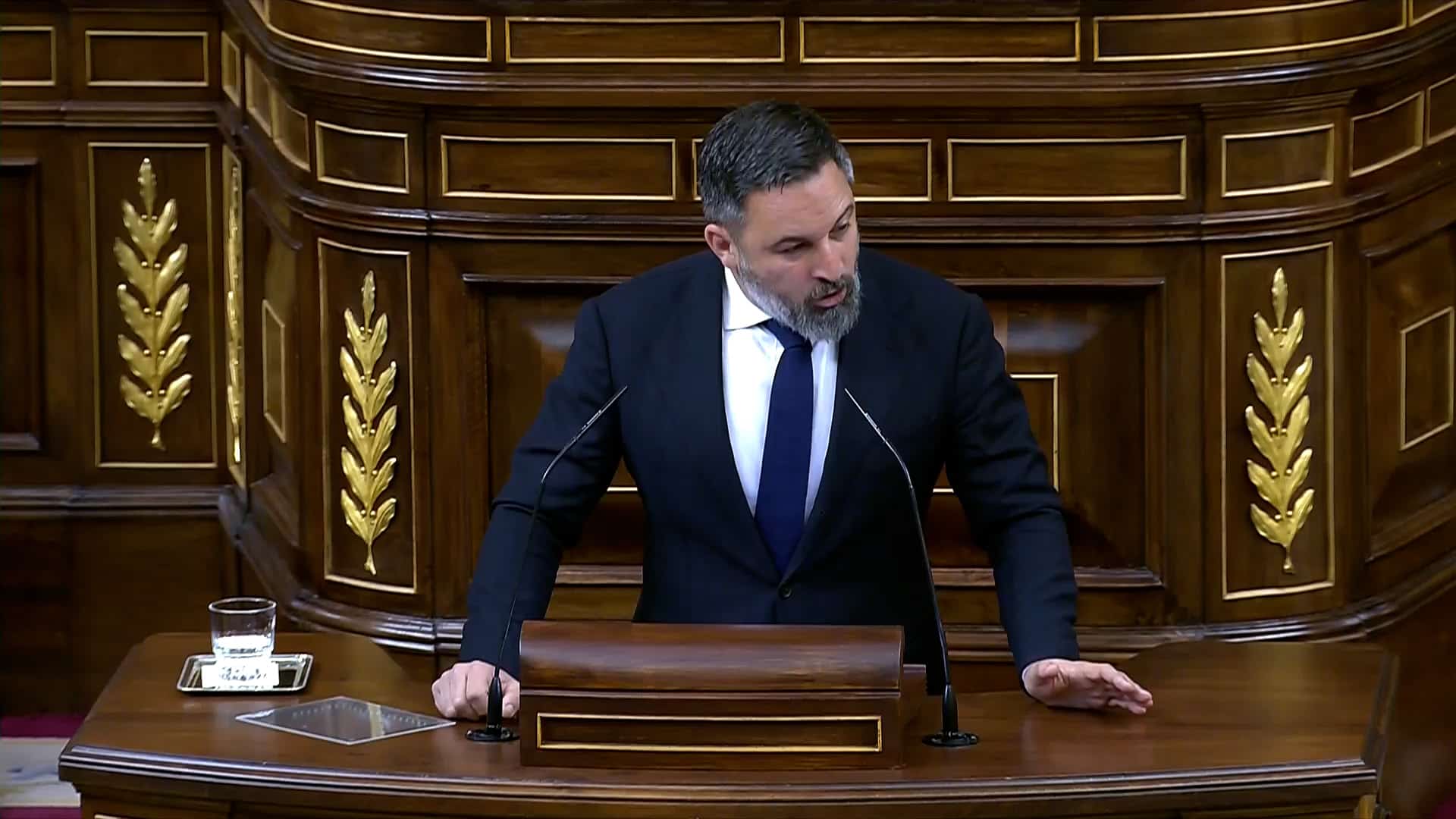 Abascal defiende a Milei con un duro discurso hacia Sánchez