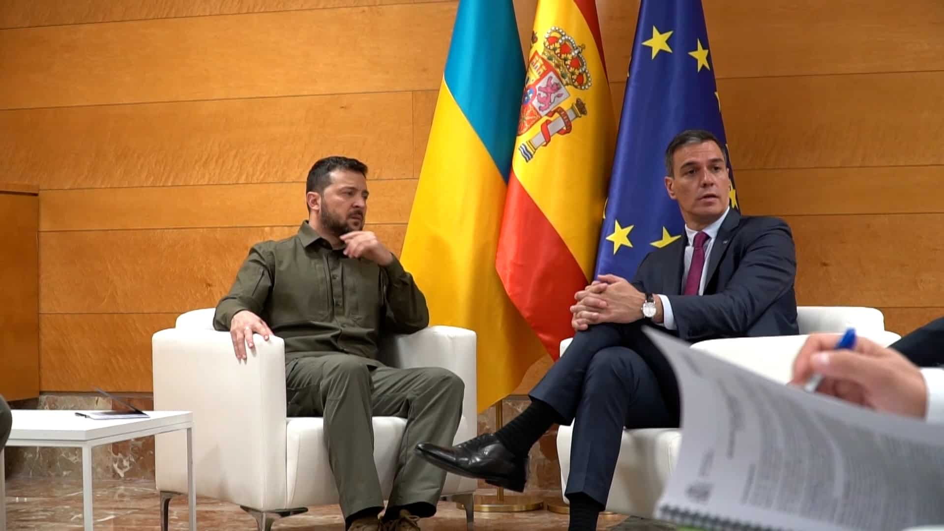 Zelenski visita España en medio de controversias y distracciones políticas