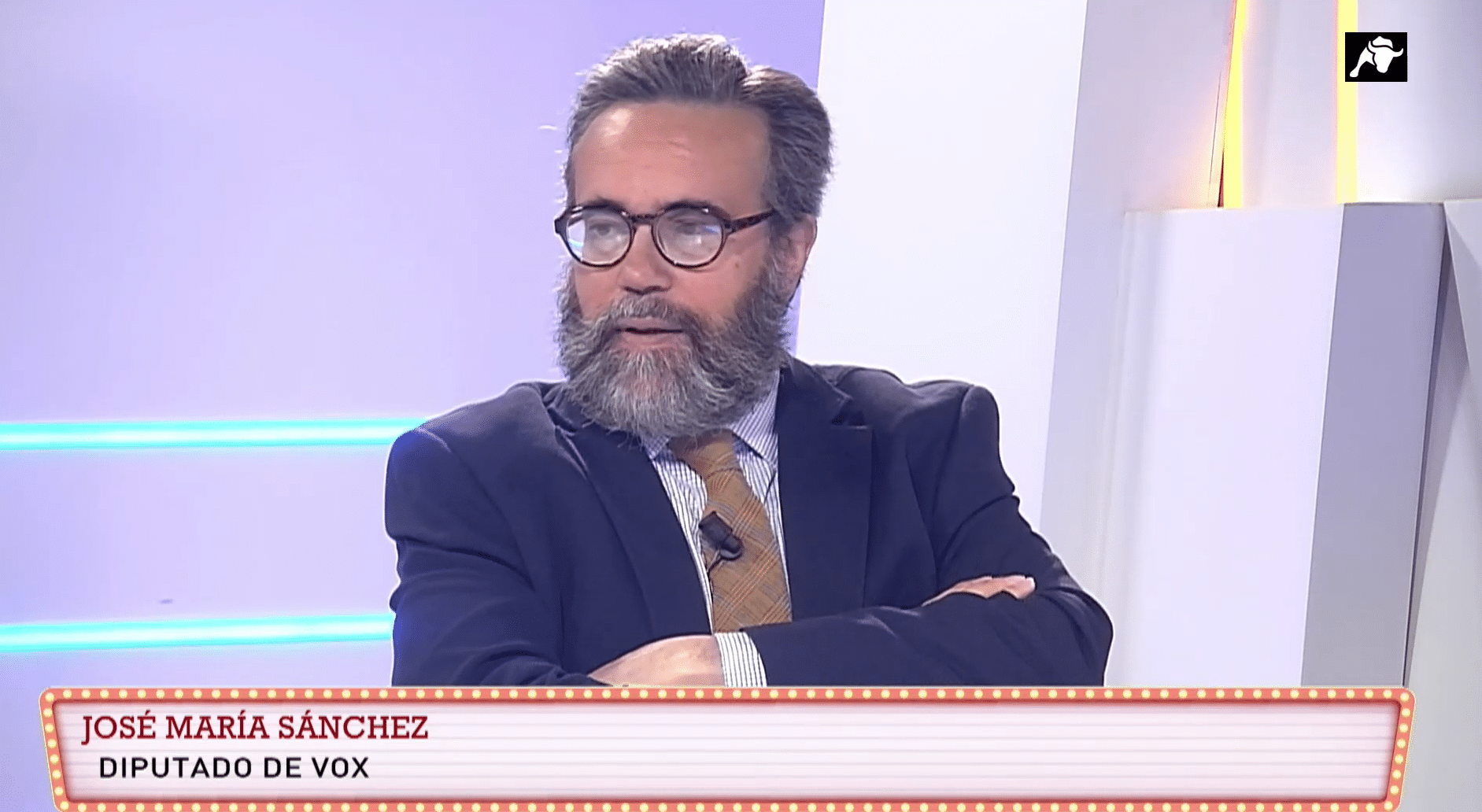 José María Sánchez (VOX) destroza la tesis doctoral del presidente, una “castaña pilonga”