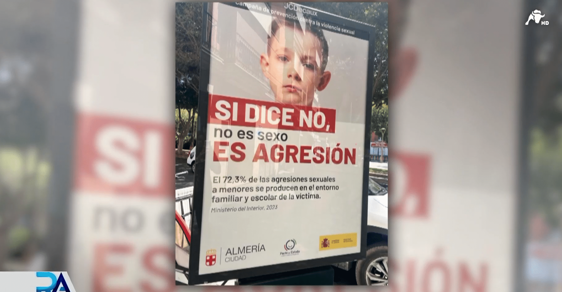 Un cartel del Ayuntamiento de Almería insinúa sexo consentido con menores