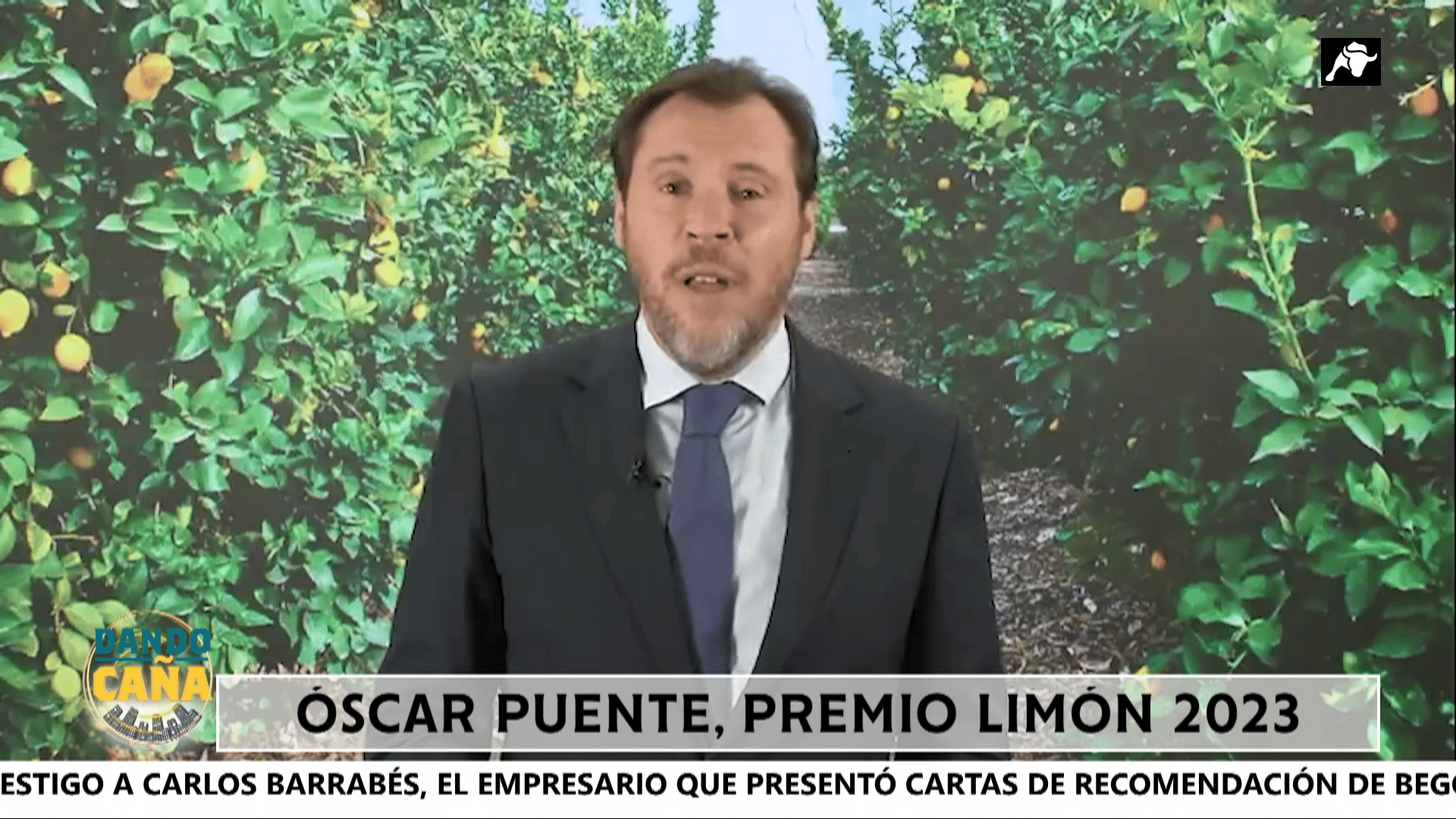 Óscar Puente hace el ridículo en un discurso contra la prensa y Ayuso con el Premio Limón