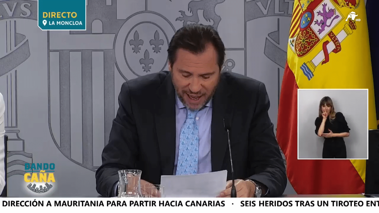 Óscar Puente califica de bulo a los madrileños que se quedaron encerrados en Cercanías