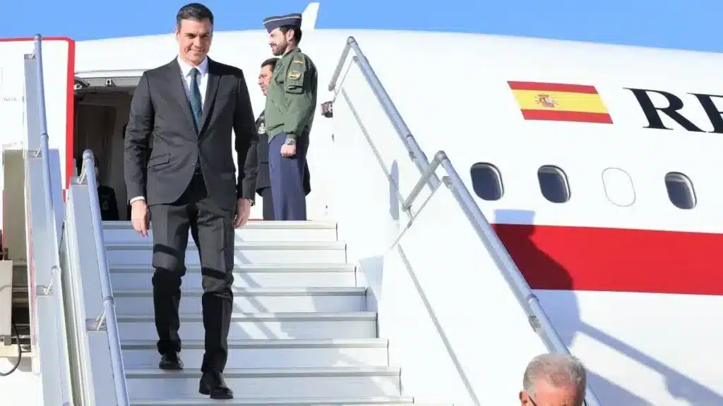 Sánchez incumple la ley y acude a Alicante en Falcon a un acto contra la ley de Concordia de PP y VOX