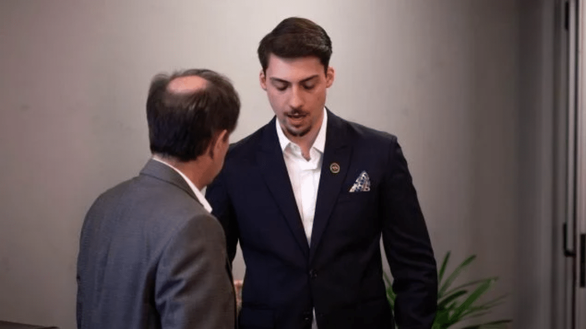 Banco Santander solicita a un juez en Brasil que embargue los bienes del hijo de Bolsonaro