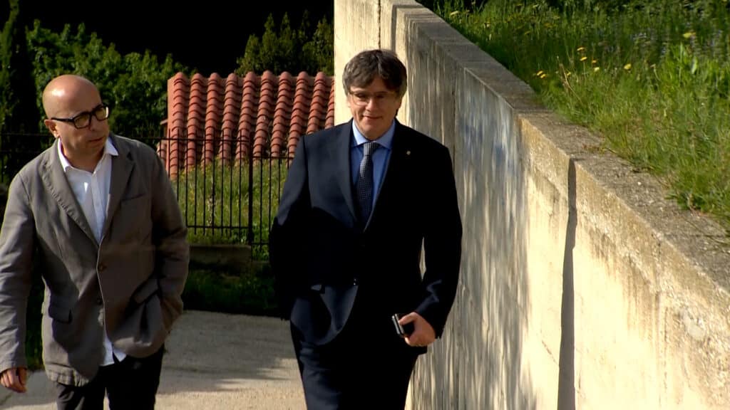 El juez Aguirre rechaza amnistiar a Puigdemont y pide al Supremo investigarlo por traición y otros delitos