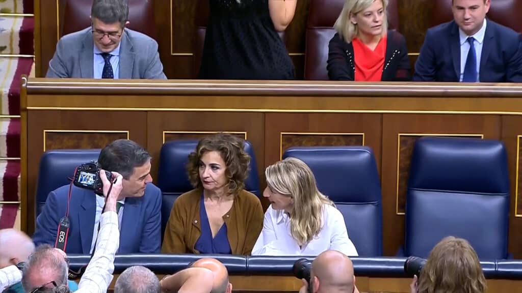 El gobierno de coalición inicia ronda de contactos para presentar el plan de regeneración democrática