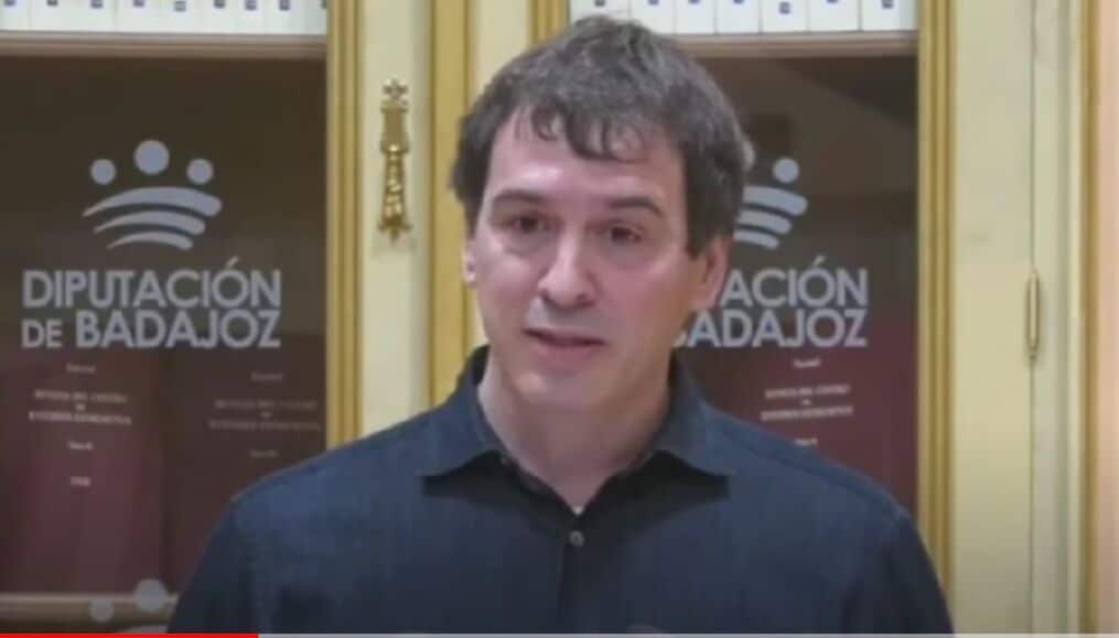 La baja por paternidad y lactancia del hermano de Sánchez nos deja boquiabiertos: hasta ahora no se le conocía ningún hijo