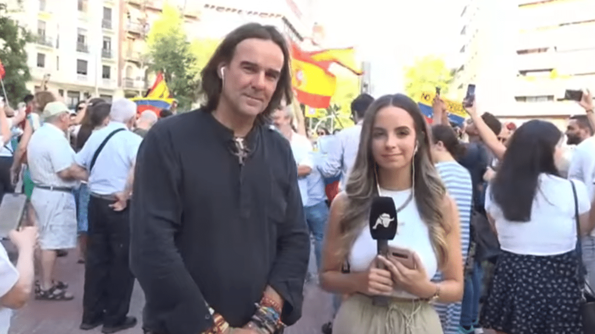 Entrevista a Cake Minuesa en El Toro TV tras su secuestro: «Me limpié los excrementos con la mano».