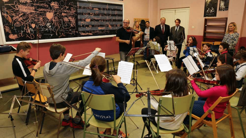 Se distribuyen más de 11 millones de euros entre 386 escuelas de enseñanza no formal de música gracias a Educación de la Comunidad Valenciana