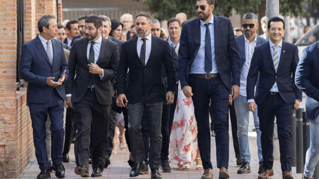 Los consejeros de Vox no asisten a la reunión del Gobierno de Murcia tras considerar el partido que los acuerdos con el PP están rotos.