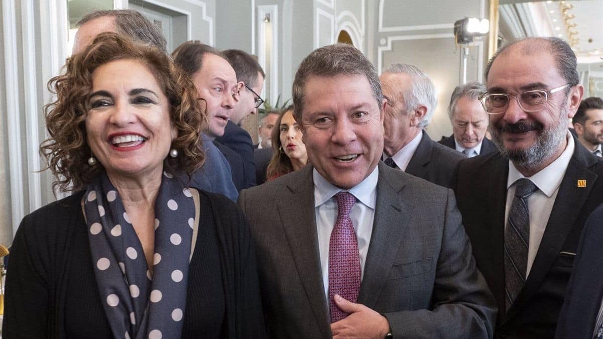 Varios líderes socialistas autonómicos se revuelven y piden debatir el concierto catalán