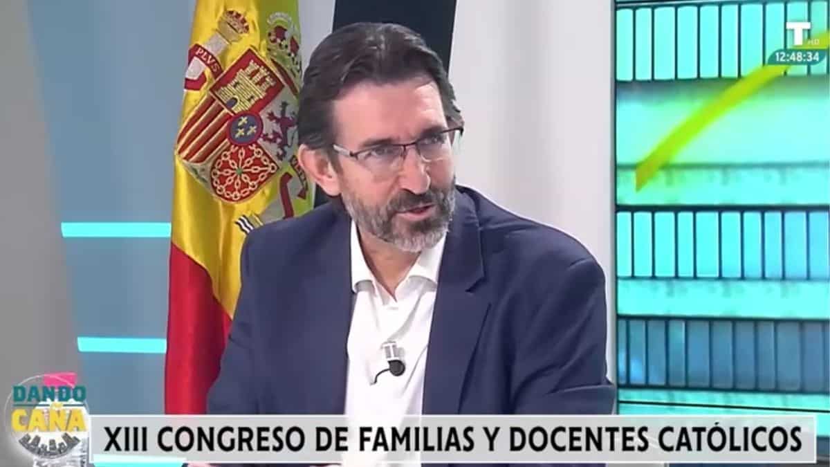 Basta ya de fascismo educativo y adoctrinamiento en las aulas