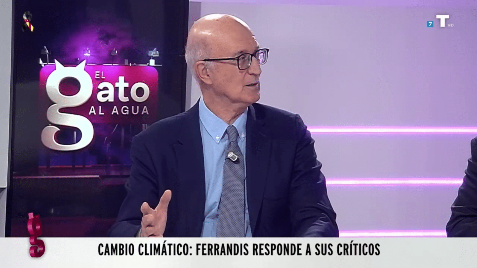 Lluvia de zascas de Ferrandis a sus críticas climáticos