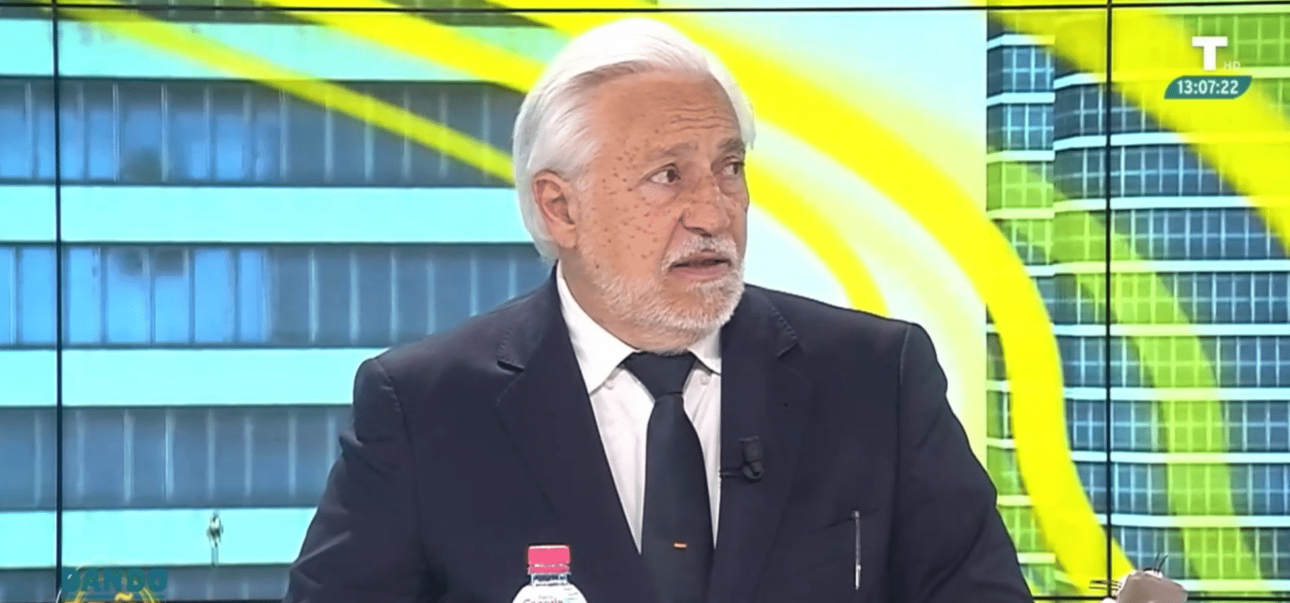 Julio Ariza: «el cine tiene vía libre para mostrar a personajes fumando cuando está prohibido» 