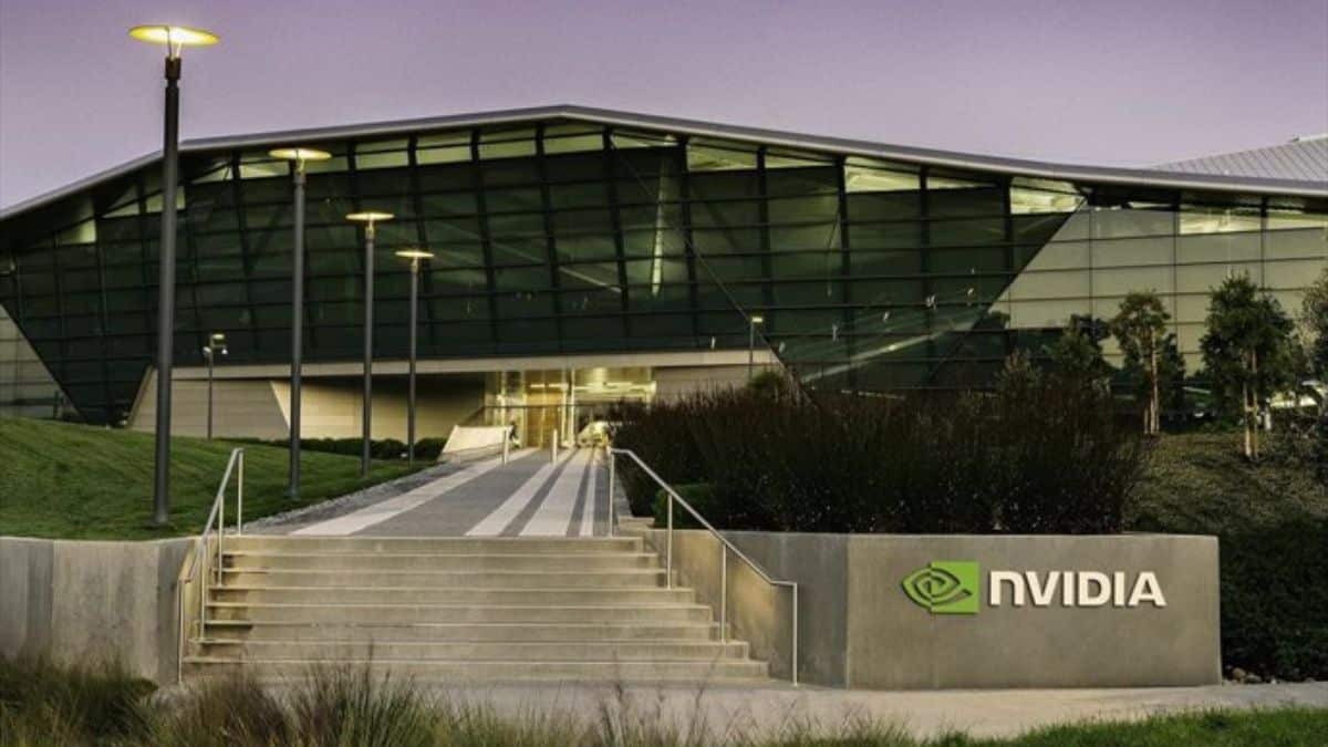 Nvidia sufre la mayor pérdida de cotización de la historia tras la irrupción de la IA china de DeepSeek
