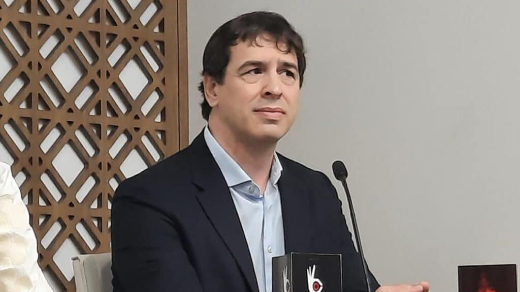 El hermano de Sánchez renuncia a su cargo en la Diputación de Badajoz