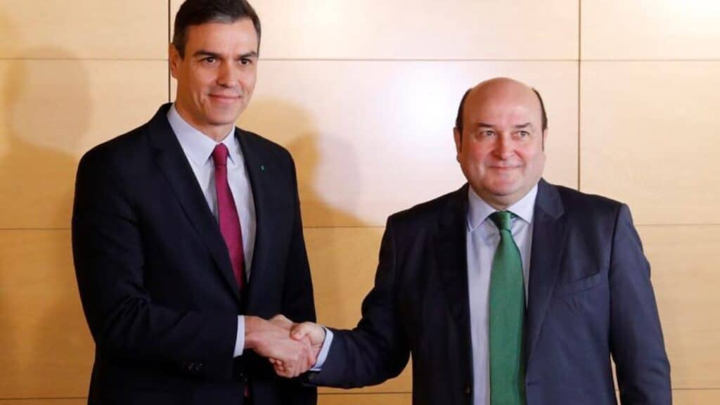 El Gobierno excluye a Cataluña y el País Vasco del reparto de menores inmigrantes