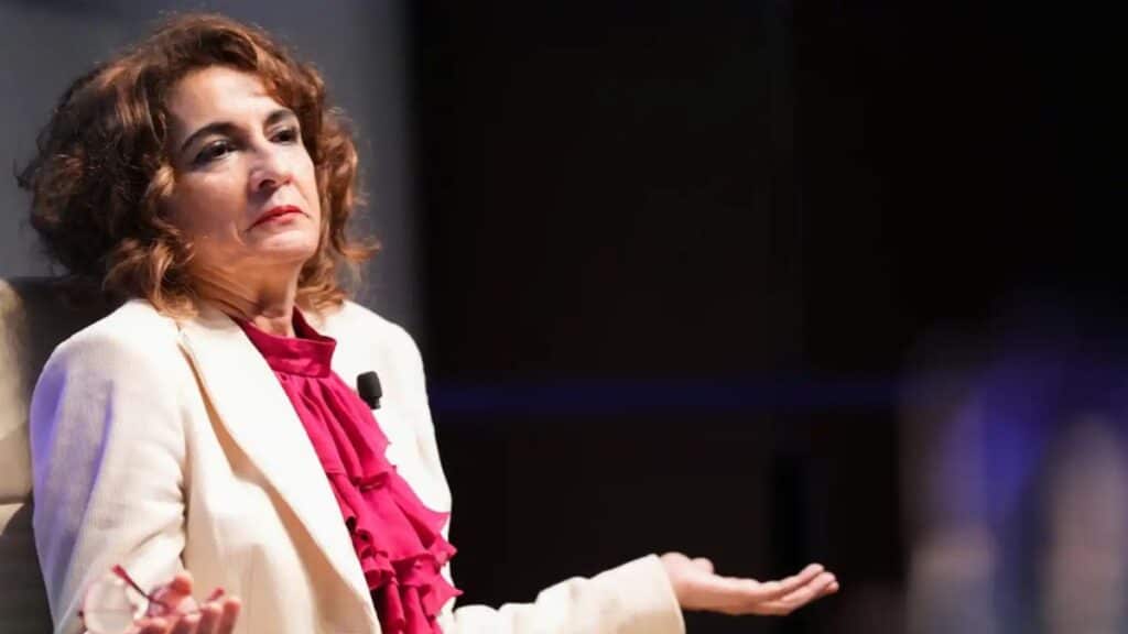 La tributación del SMI desata tensiones en el Gobierno y críticas de la oposición
