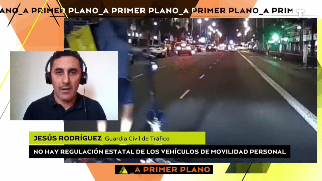 La locura de los chavales con los patinetes eléctricos: «No son juguetes»