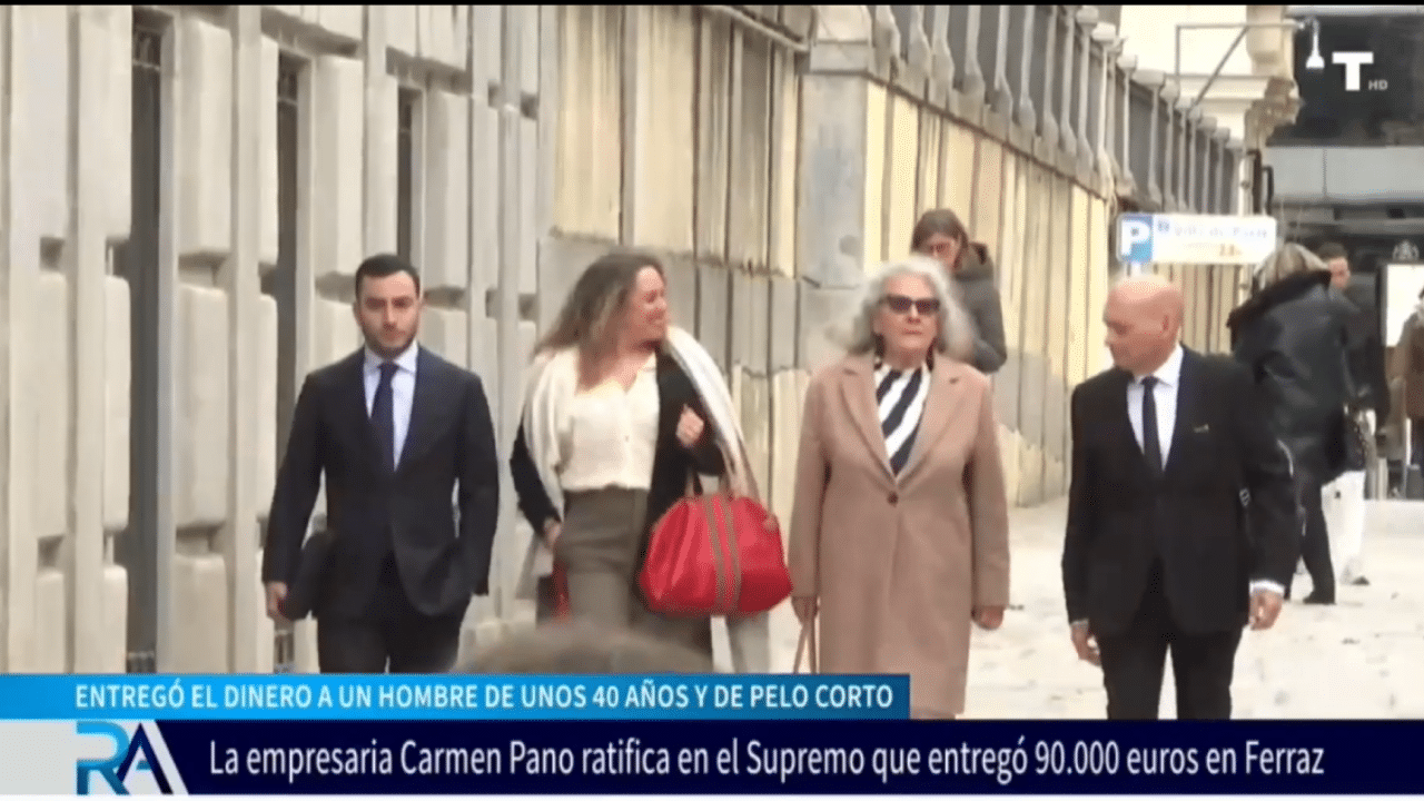 Carmen Pano entregó en la sede del PSOE 90.0000 € a un hombre de pelo corto, más alto que ella y de unos 40 años