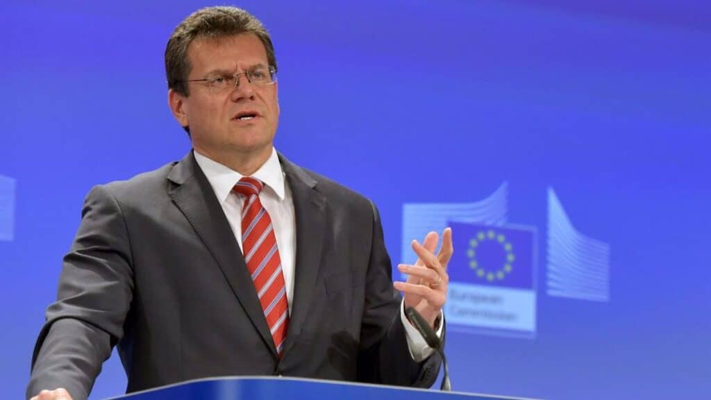 El comisario de Comercio de la UE está dispuesto a negociar con Trump los aranceles a automóviles