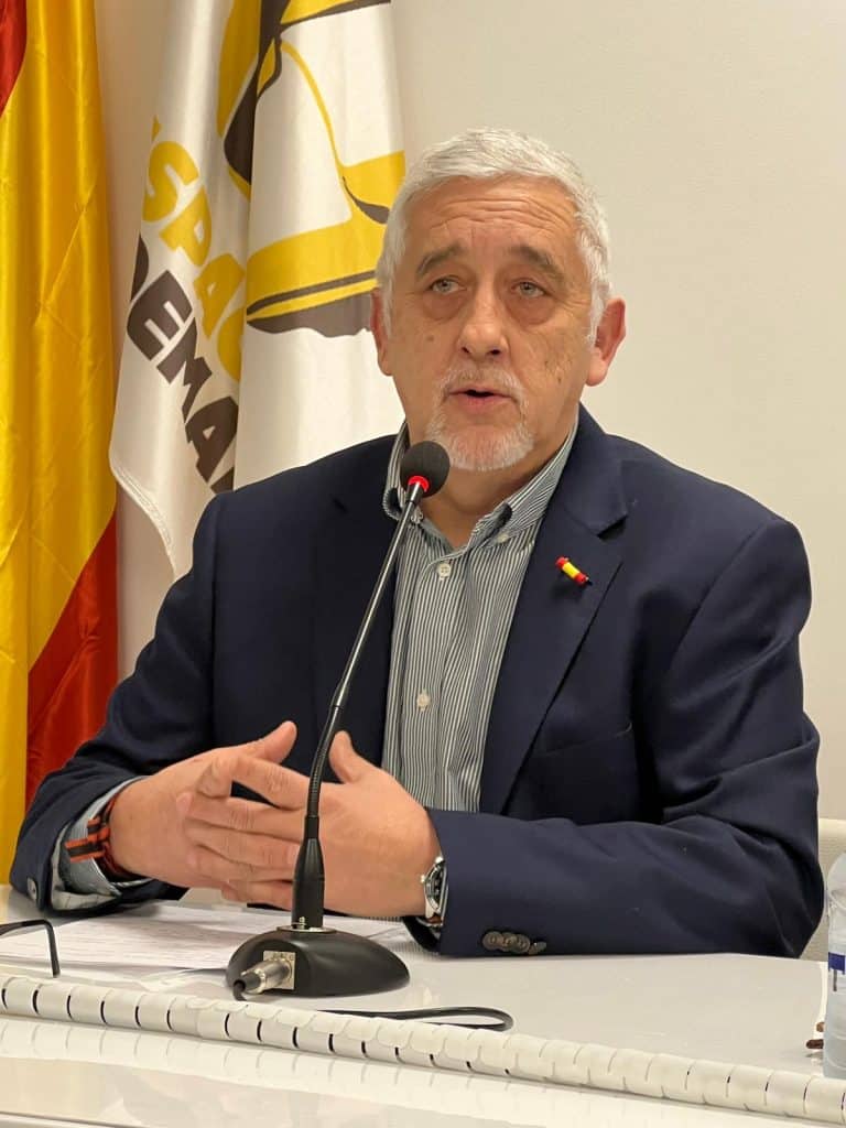 Álvaro Romero: ‘La derecha es lo que es. Acomplejada y cobarde’
