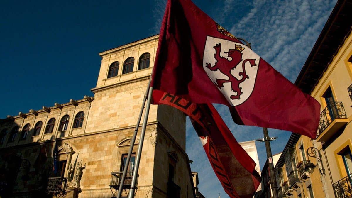 ¿León debe ser una región independiente?