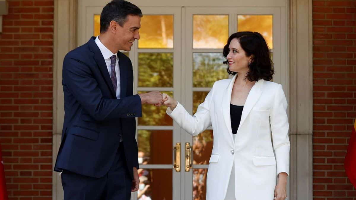 Ayuso critica a Sánchez por excluir a Vox de las reuniones en La Moncloa