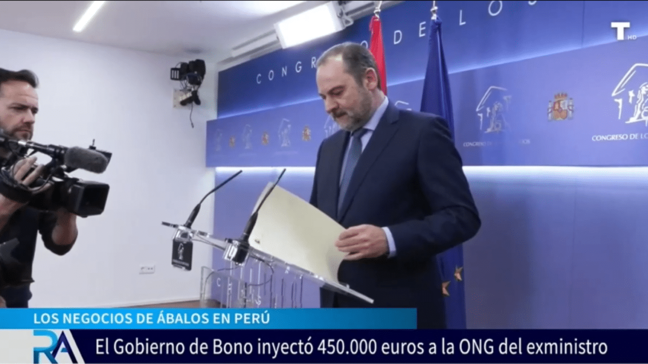 Los NEGOCIOS de ÁBALOS en PERÚ salpican a José BONO y al Ministerio de Exteriores
