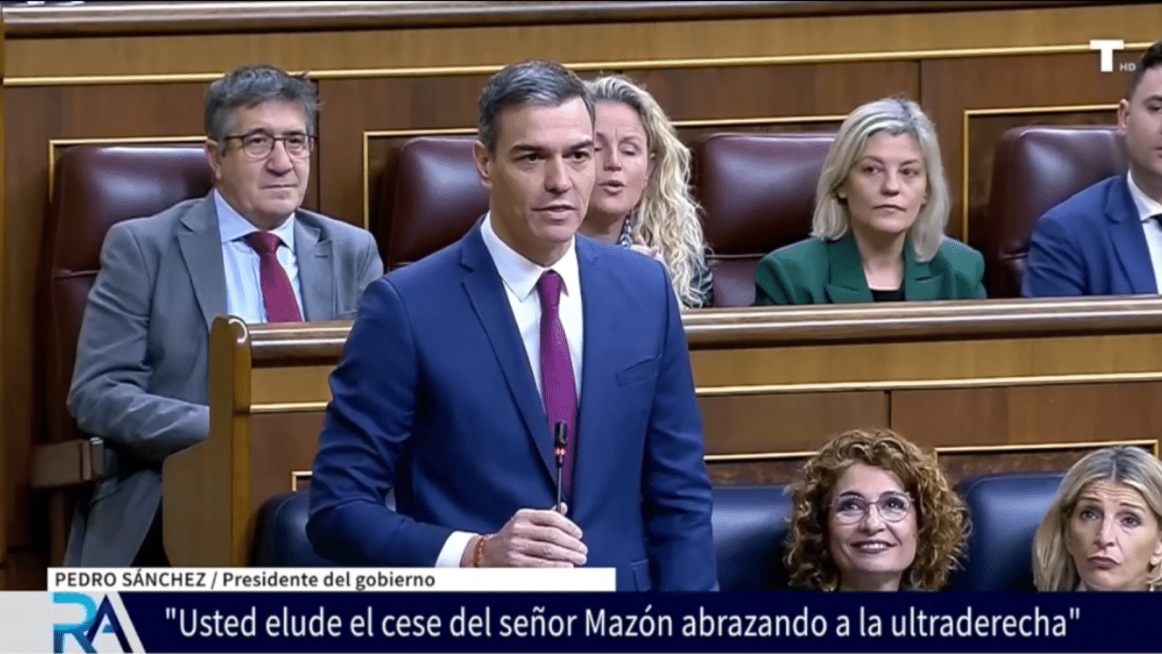 Sánchez escapa del Congreso sin dar explicaciones de las presiones a Prisa y del reparto de menas